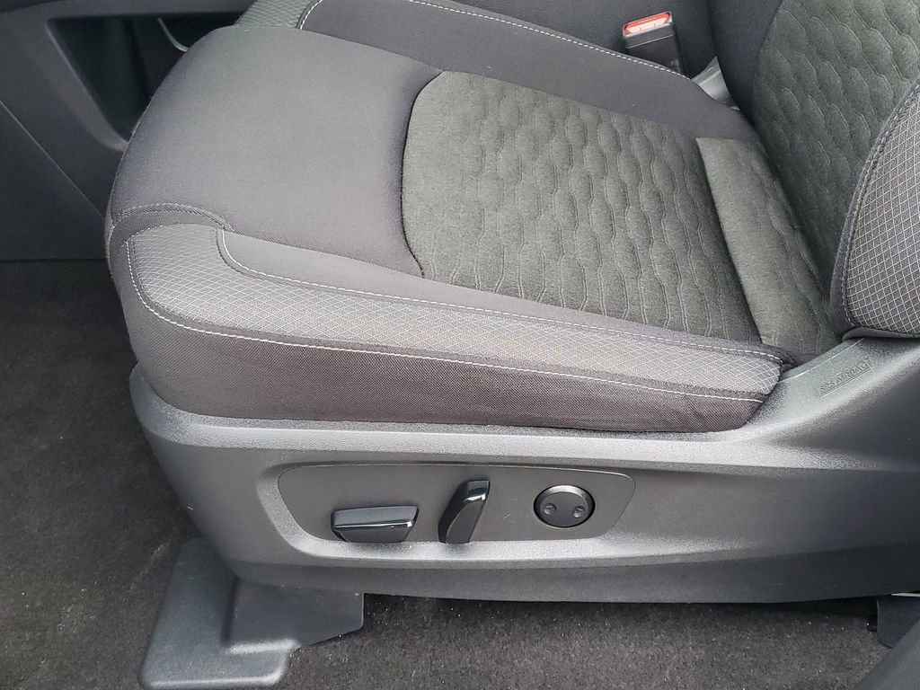 Used 2024 Nissan Pathfinder SV image 11