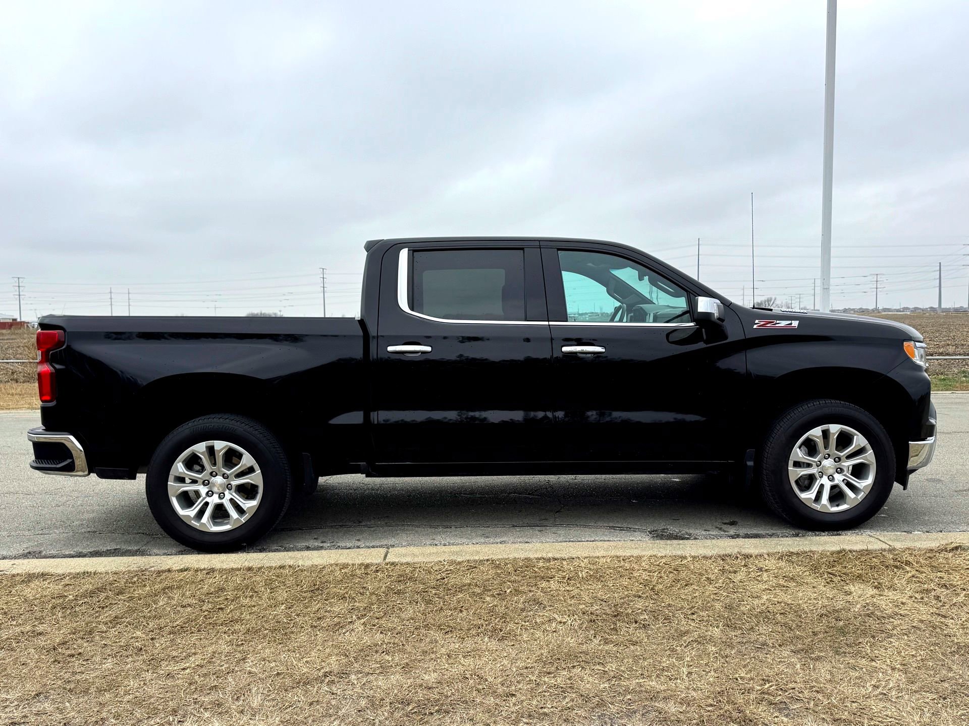 Used 2024 Chevrolet Silverado 1500 LTZ w/ Z71 Off-Road Package image 6
