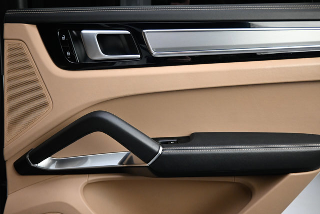 Used 2019 Porsche Cayenne Turbo w/ Premium Plus Package image 65