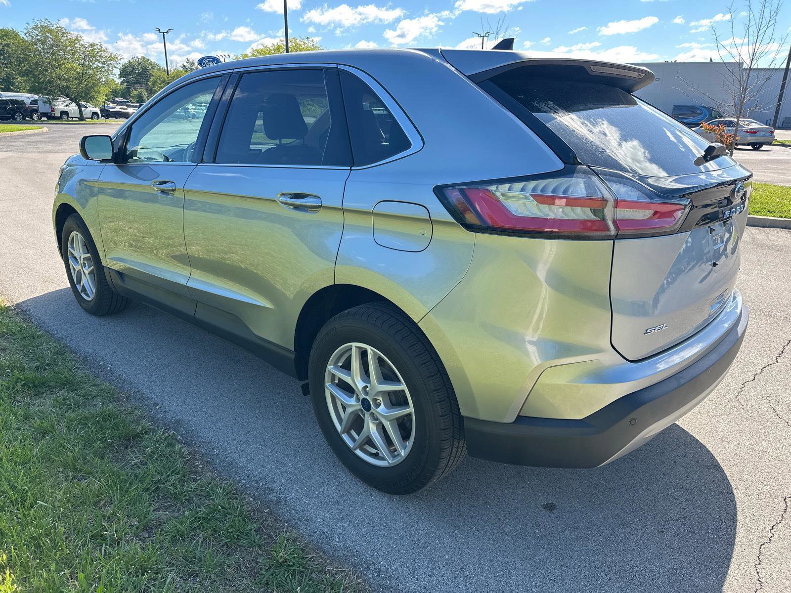 Used 2022 Ford Edge SEL w/ Convenience Package AWD/4WD image 5