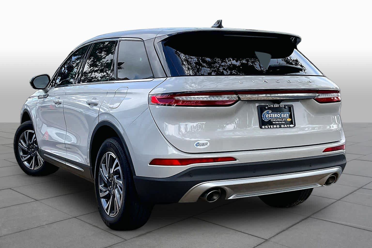 Used 2023 Lincoln Corsair FWD image 12