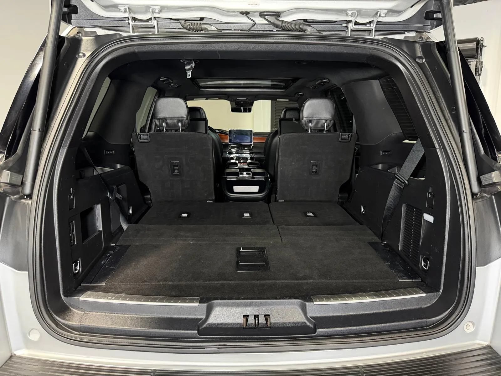 Used 2018 Lincoln Navigator Reserve w/ Technology Package AWD/4WD image 14