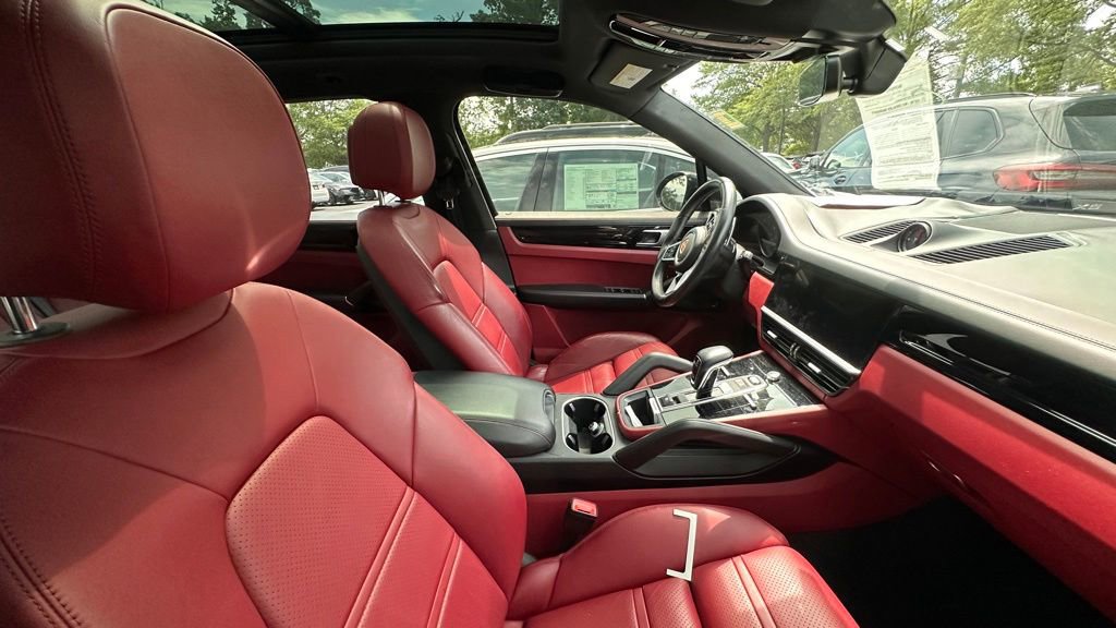 Used 2019 Porsche Cayenne AWD/4WD image 6