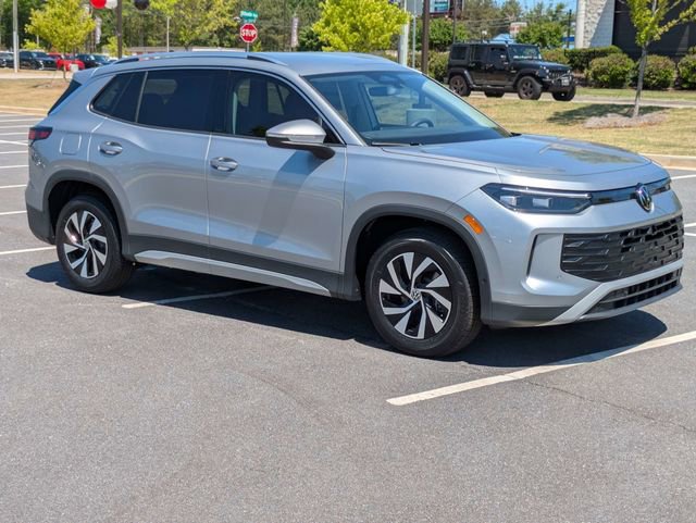 New 2026 Volkswagen Tiguan S FWD image 2