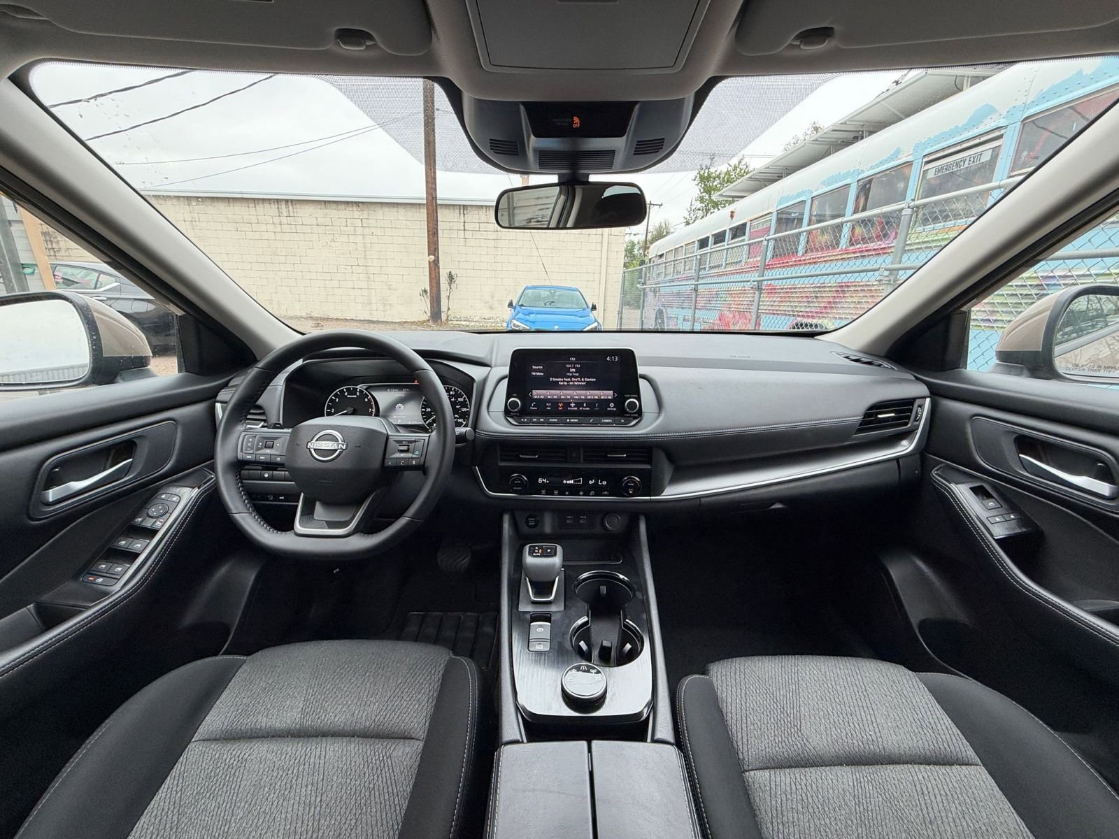 Used 2025 Nissan Rogue SV AWD/4WD image 34