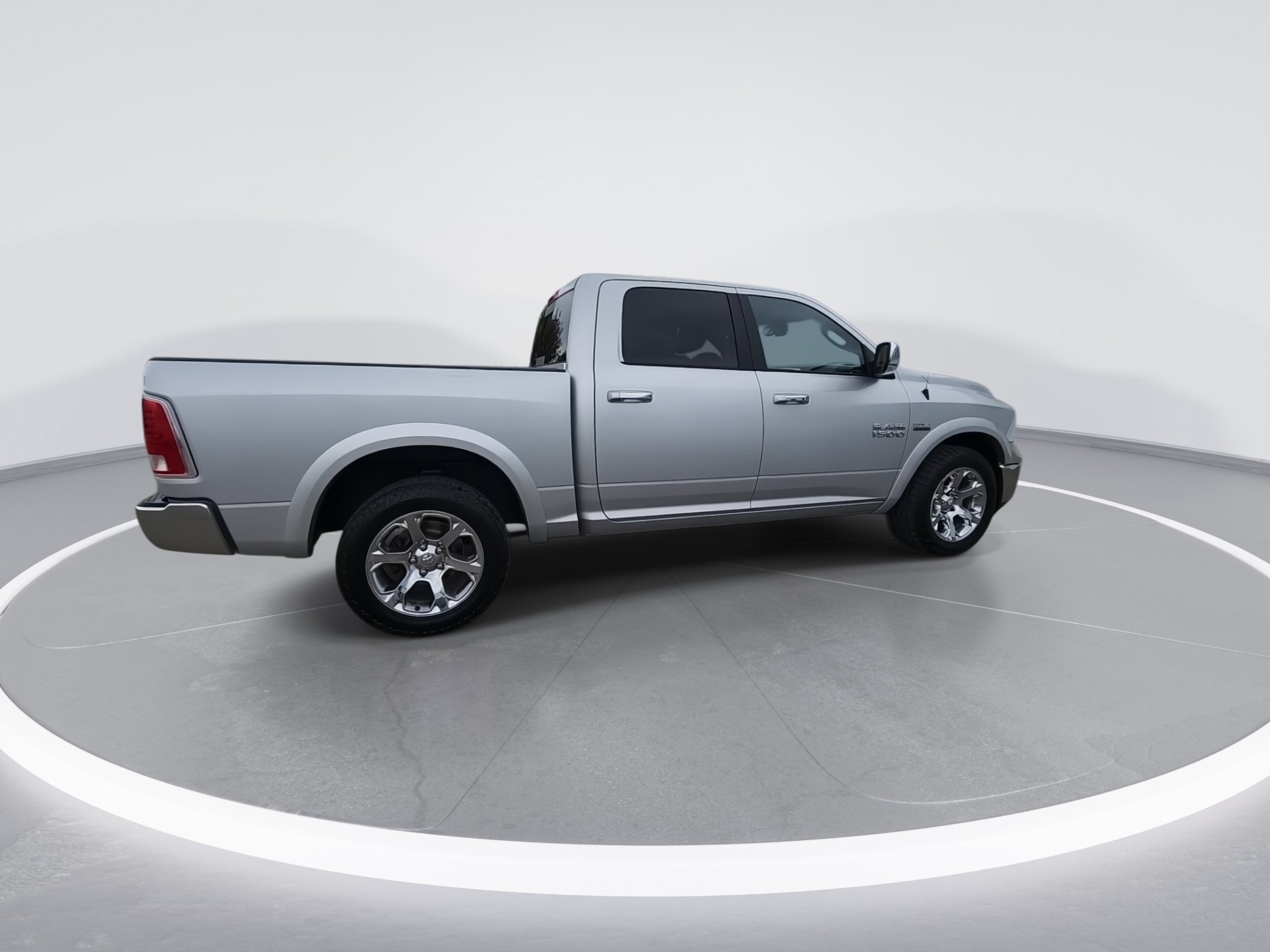 Used 2017 RAM 1500 Laramie AWD/4WD image 8