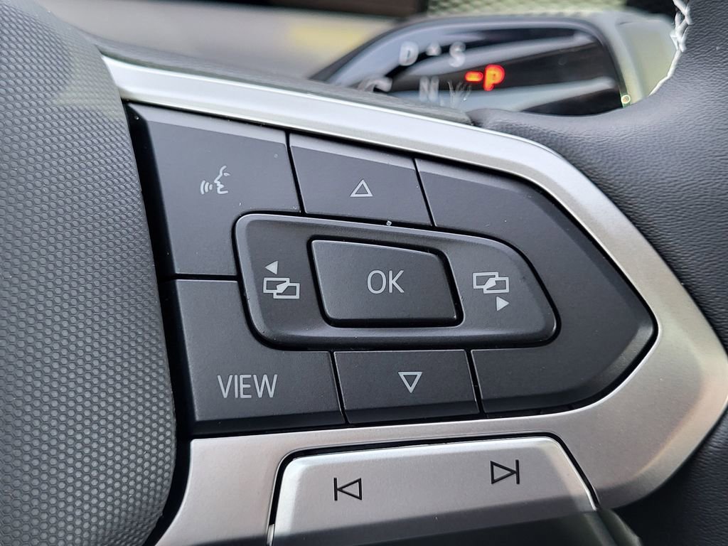 New 2025 Volkswagen Tiguan SE AWD/4WD image 12