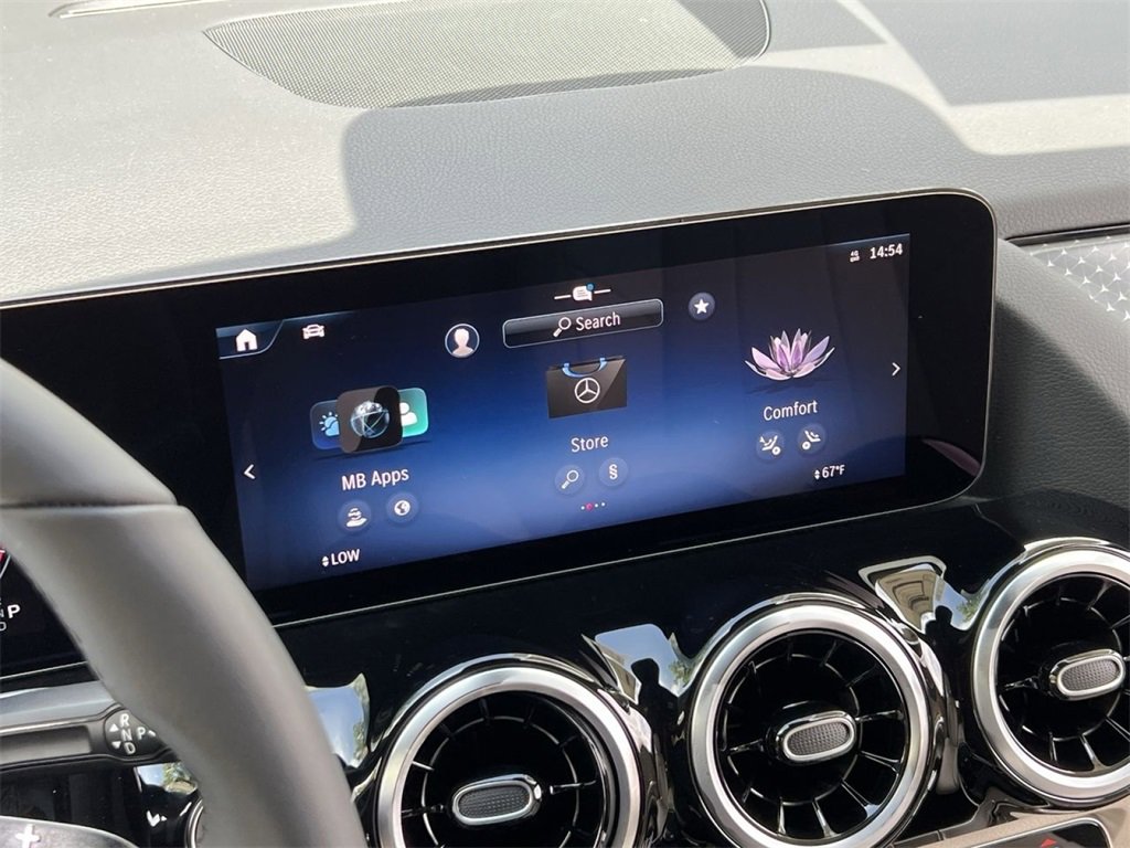 Certified 2025 Mercedes-Benz GLA 250 4MATIC image 17