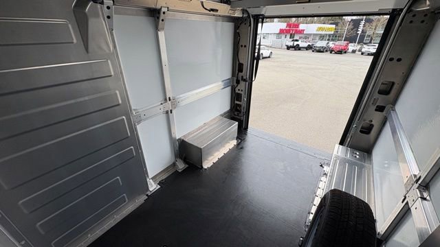 Used 2024 Chevrolet Brightdrop 400 w/ Commercial Equipment Package image 6