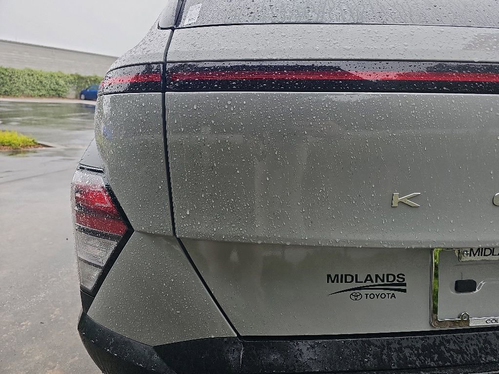 Used 2025 Hyundai Kona SEL FWD image 11