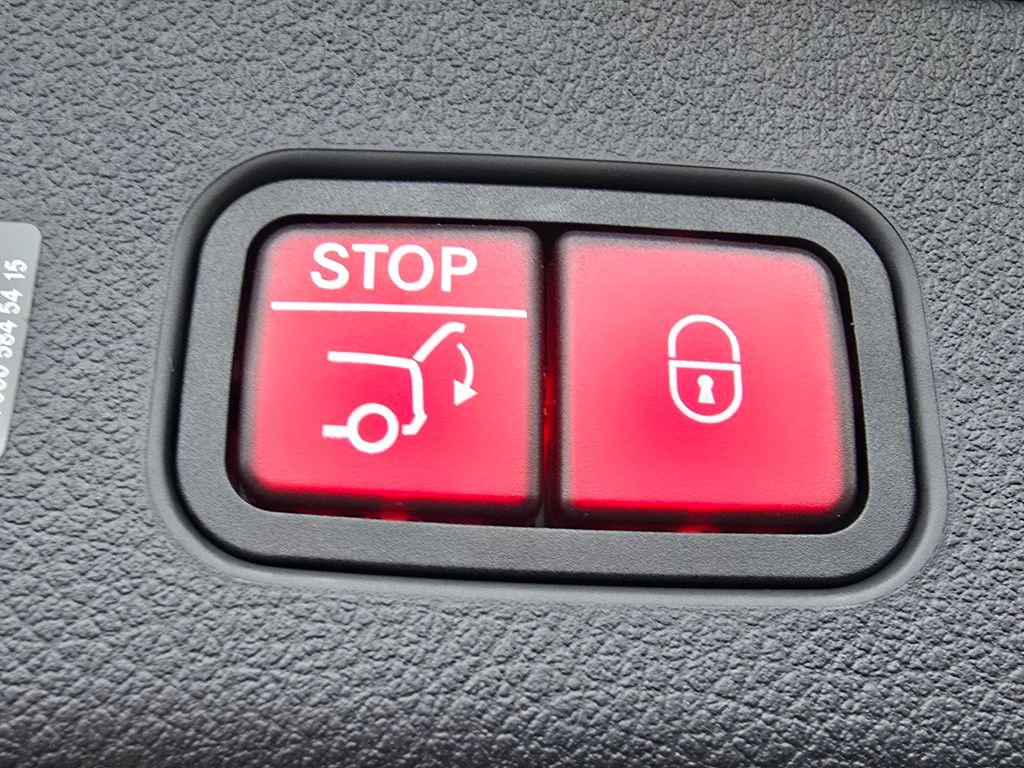 New 2026 Mercedes-Benz GLC 300 4MATIC image 19