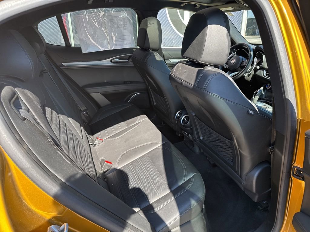 Used 2023 Alfa Romeo Stelvio Veloce AWD/4WD image 59