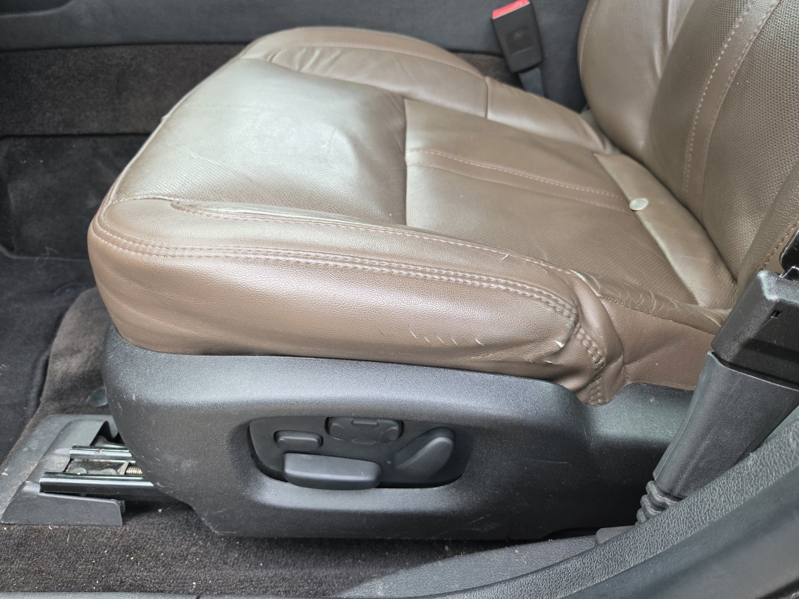 Used 2016 Lincoln MKS w/ Equipment Group 101A FWD image 23