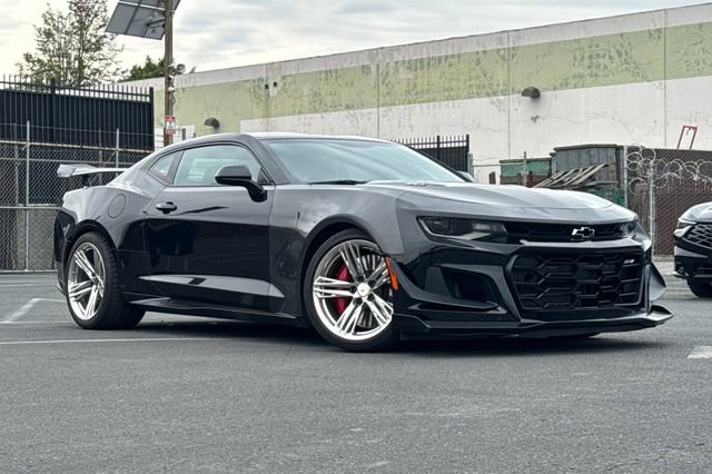 Used 2018 Chevrolet Camaro ZL1 image 2