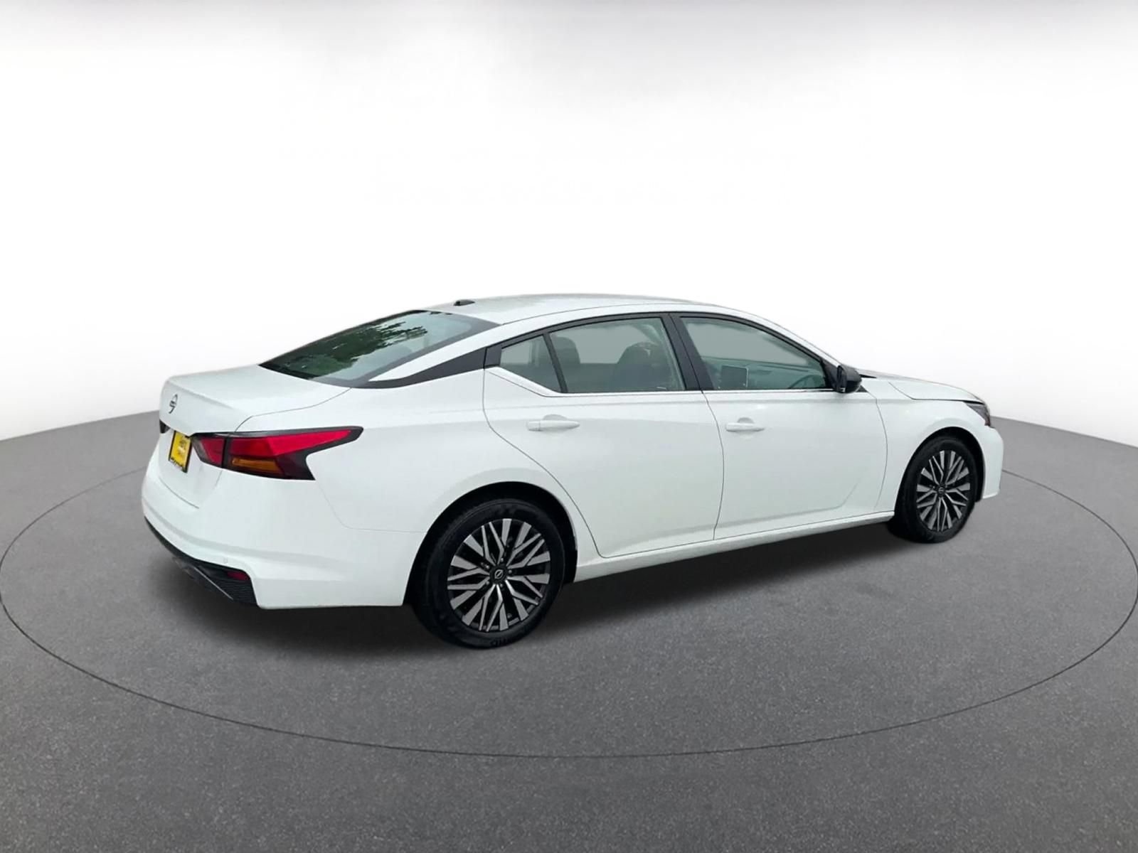 Used 2026 Nissan Altima 2.5 SV FWD image 14