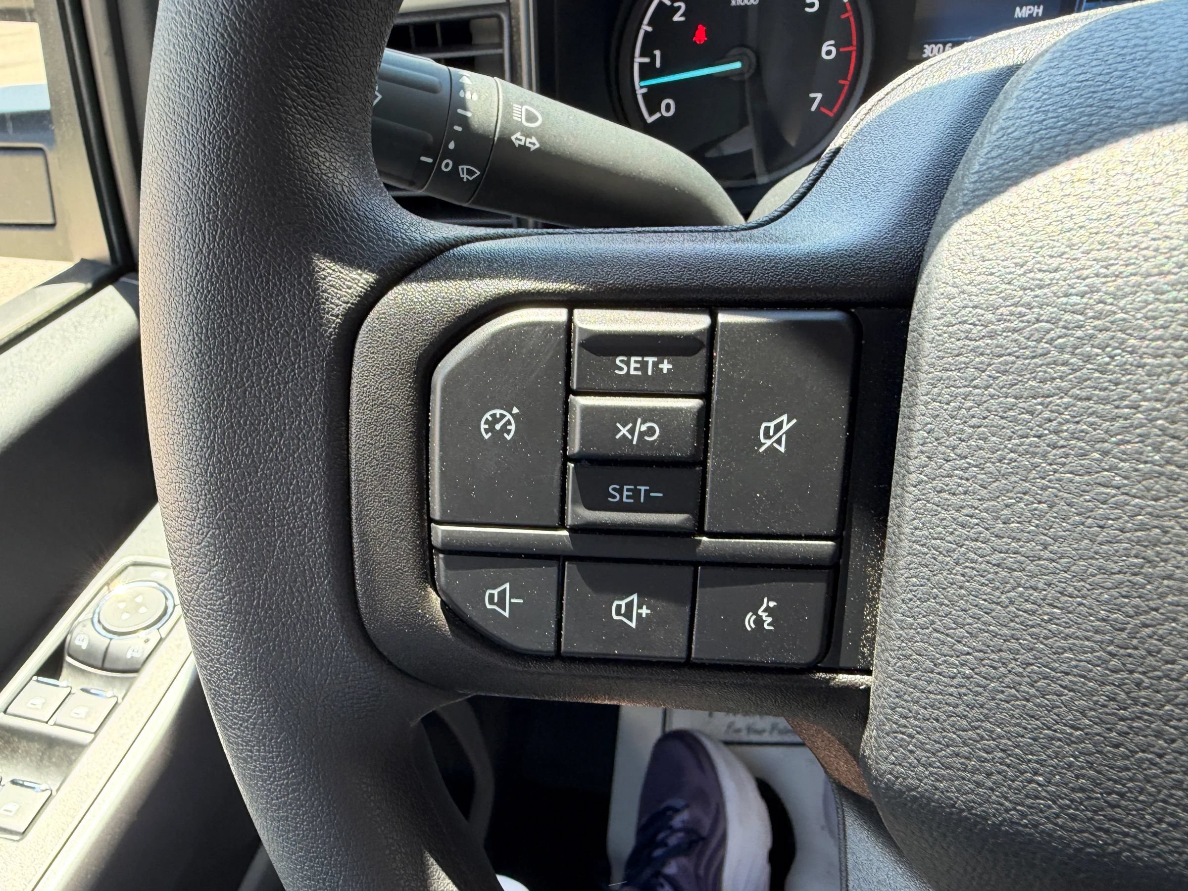 Used 2025 Ford F350 XLT AWD/4WD image 22