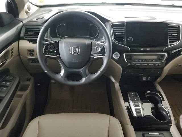 Used 2019 Honda Pilot Touring image 16