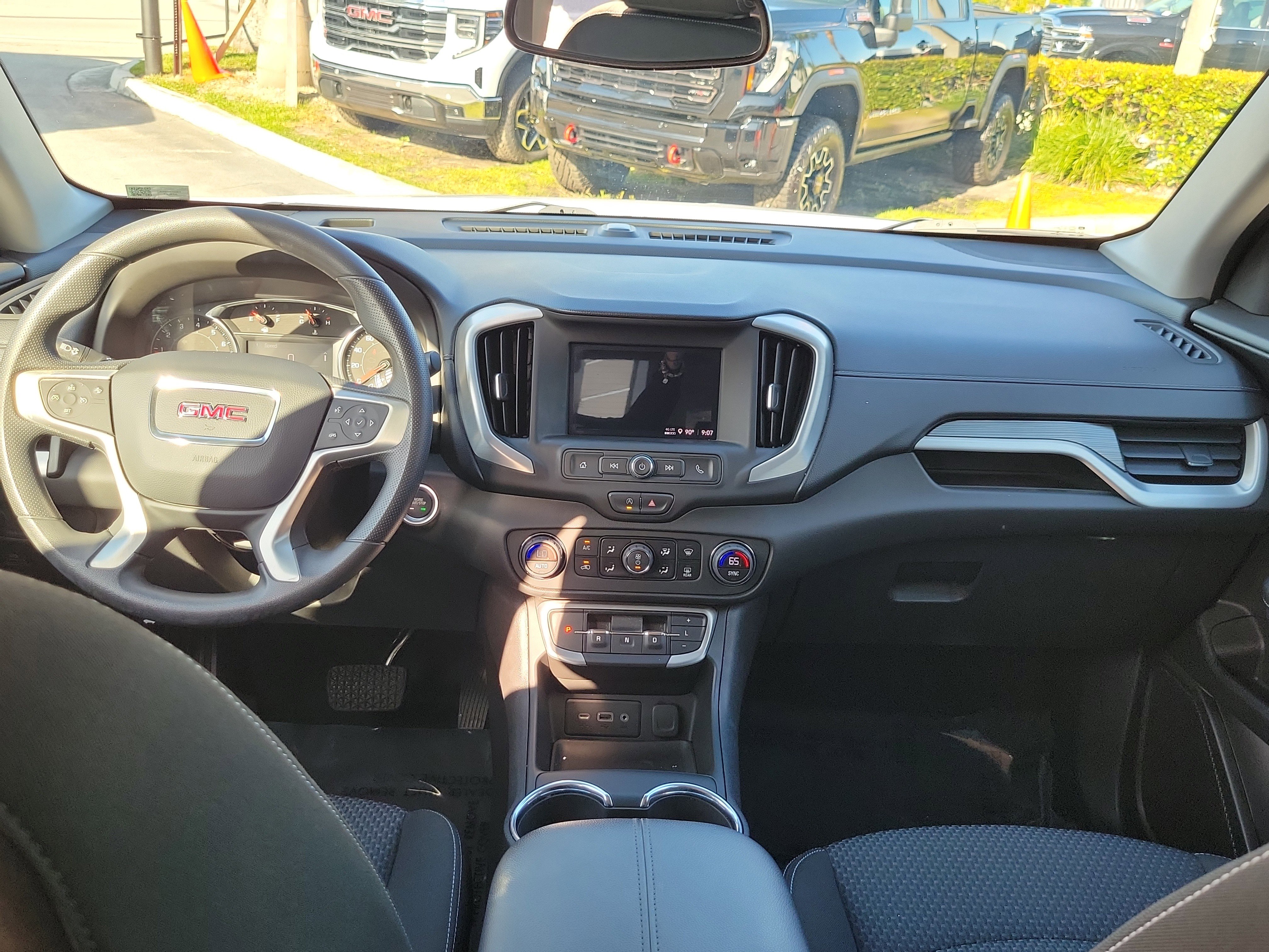 Used 2022 GMC Terrain SLE w/ Driver Convenience Package FWD image 18