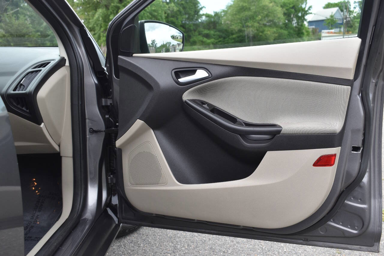 Used 2014 Ford Focus SE image 9