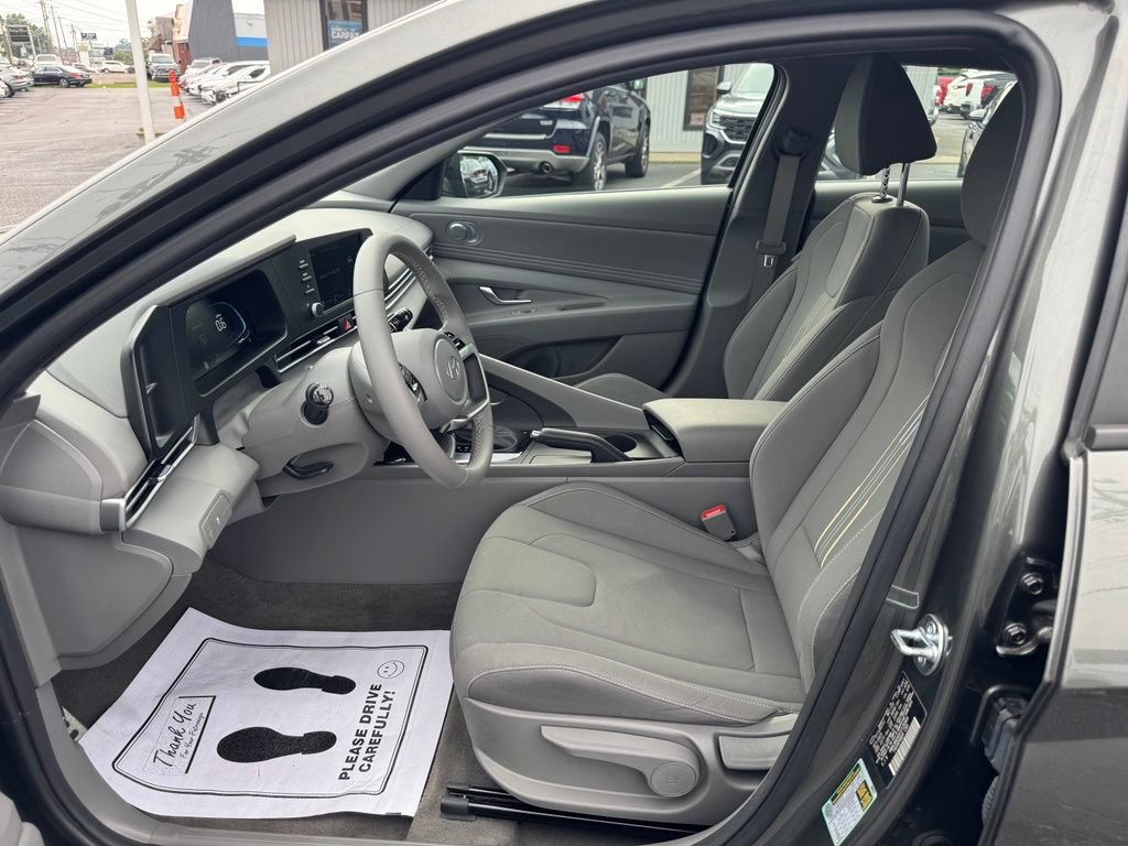 Used 2026 Hyundai Elantra Sport FWD image 10