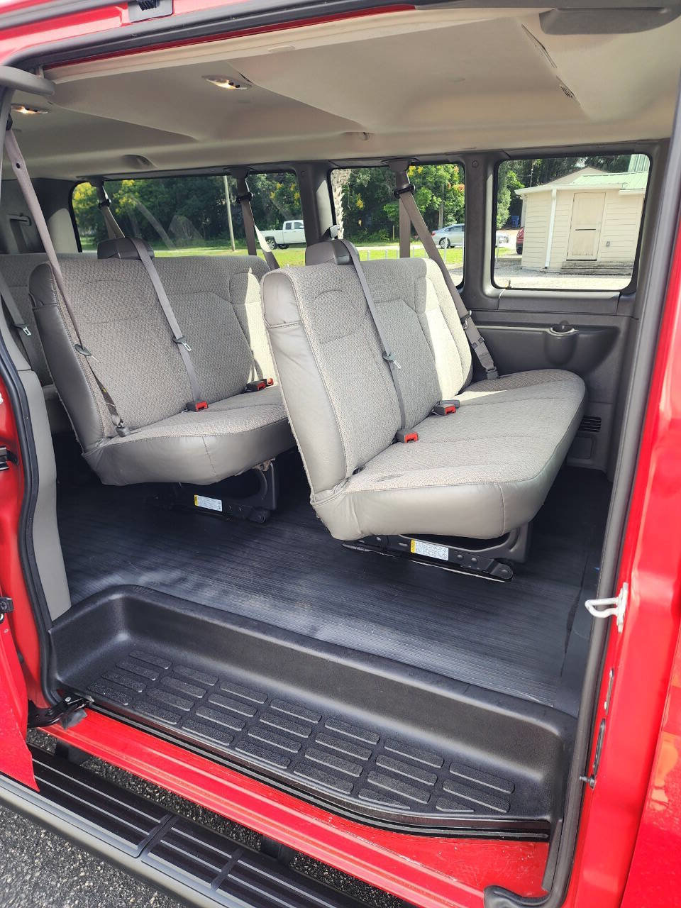 Used 2014 Chevrolet Express 3500 LS image 32