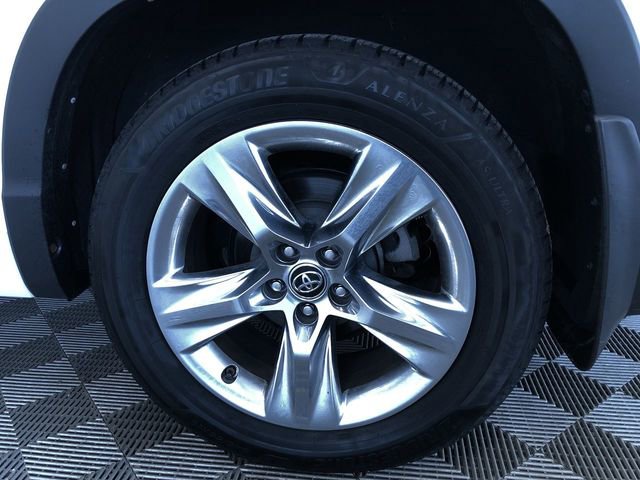 Used 2016 Toyota Highlander Limited image 19