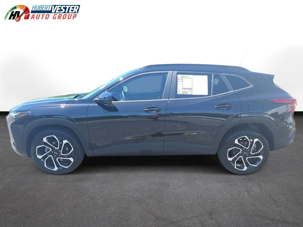Used 2025 Chevrolet Trax RS w/ Sunroof Package image 1