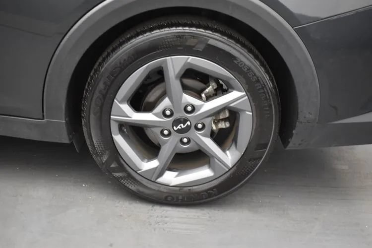 Used 2025 Kia K4 FWD image 34