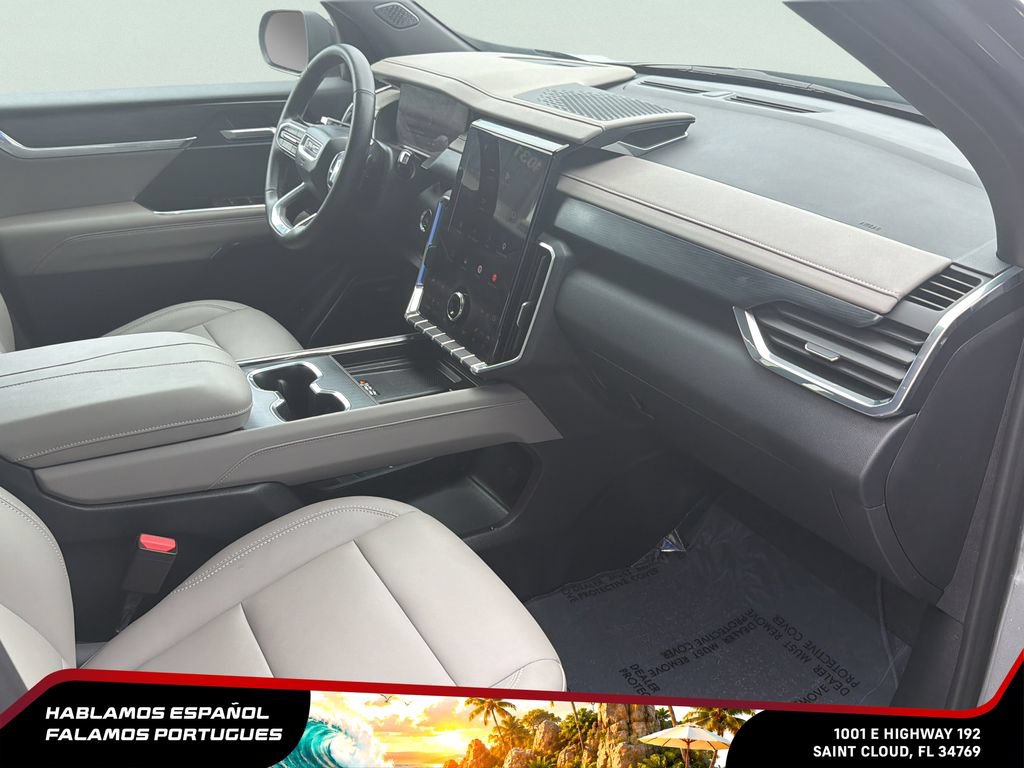 Certified 2026 GMC Acadia Elevation w/ Elevation Premium Package FWD image 33