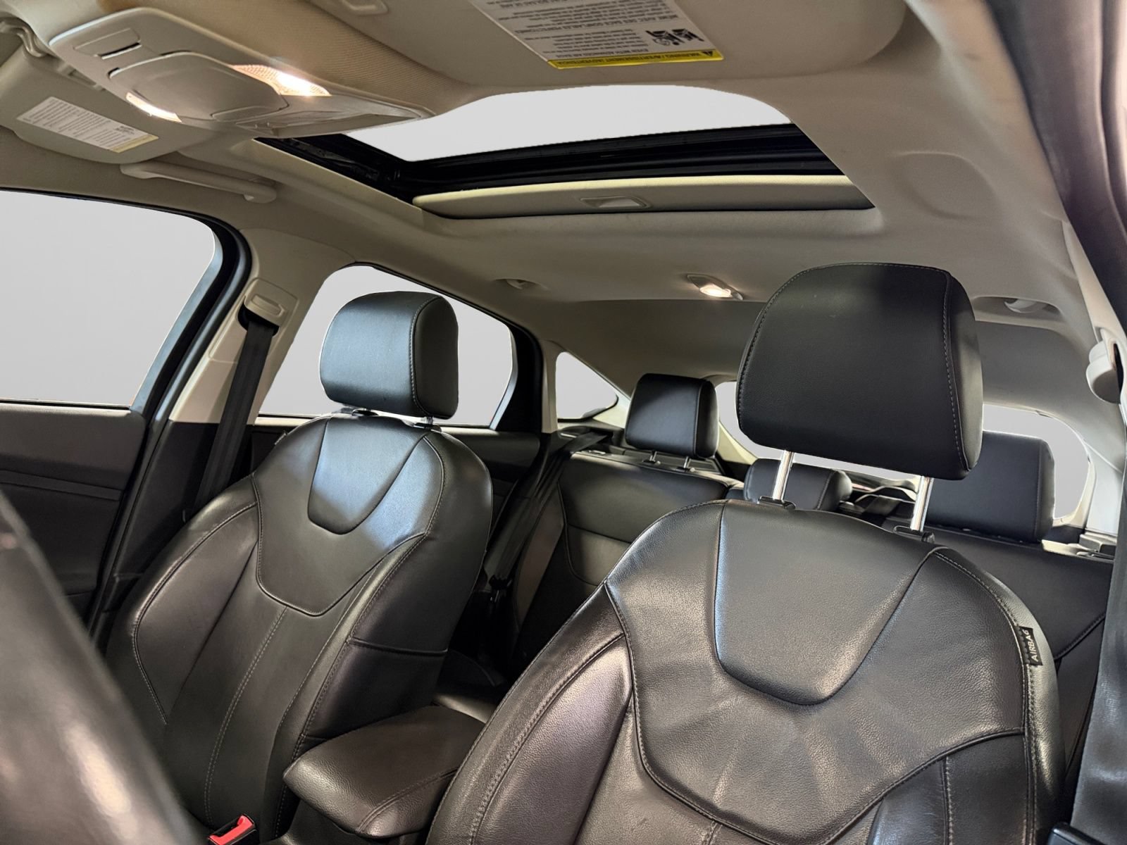 Used 2018 Ford Focus Titanium FWD image 34