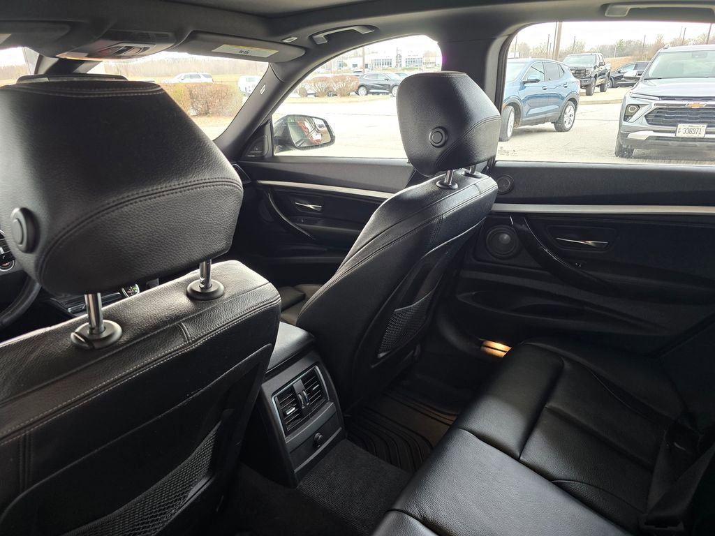 Used 2018 BMW 340i Gran Turismo xDrive image 19