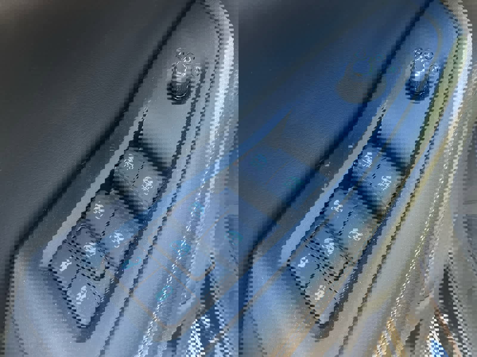 New 2025 Jeep Grand Cherokee Laredo w/ Luxury Tech Group I image 20