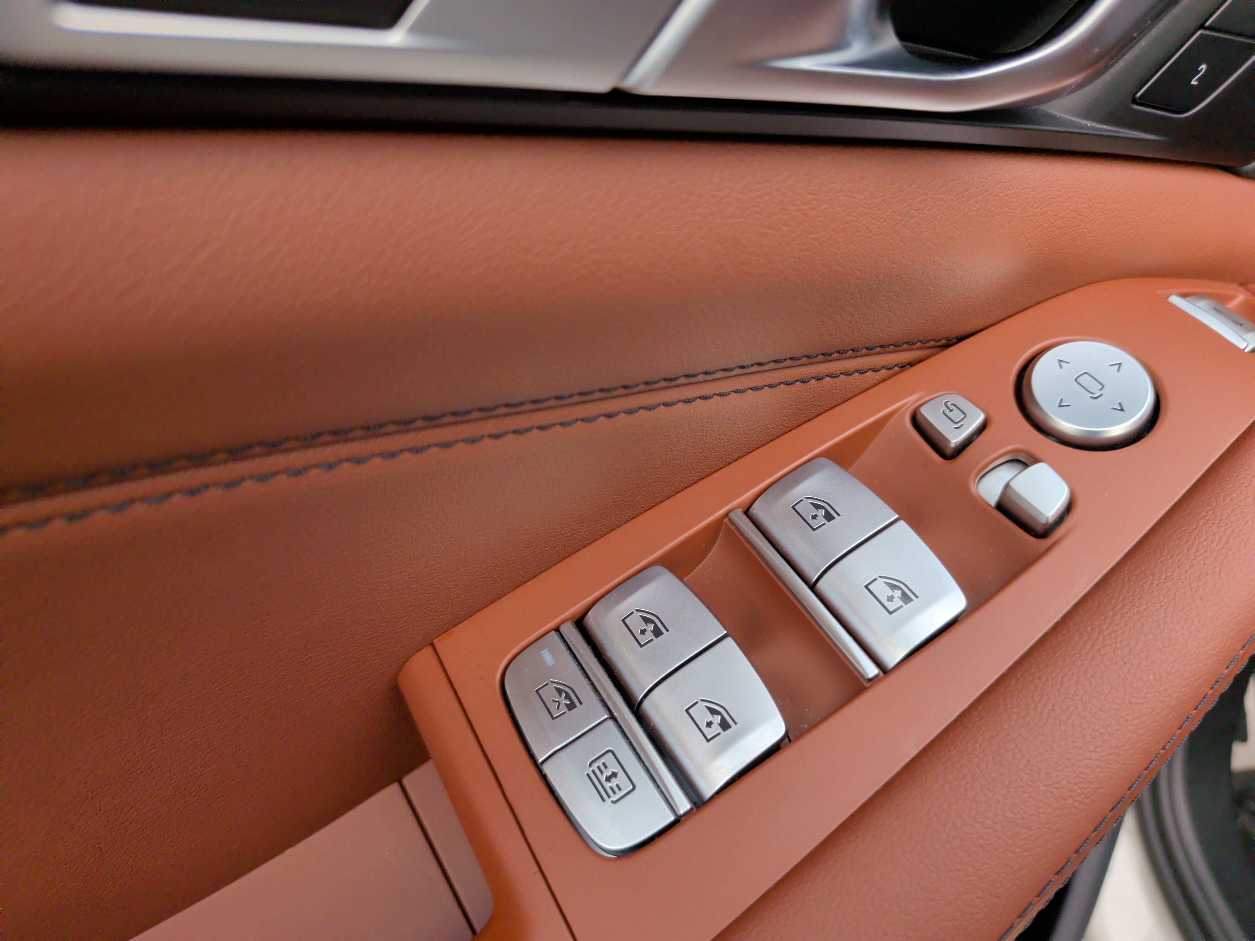 Certified 2024 BMW X7 xDrive40i w/ M Sport Package image 30