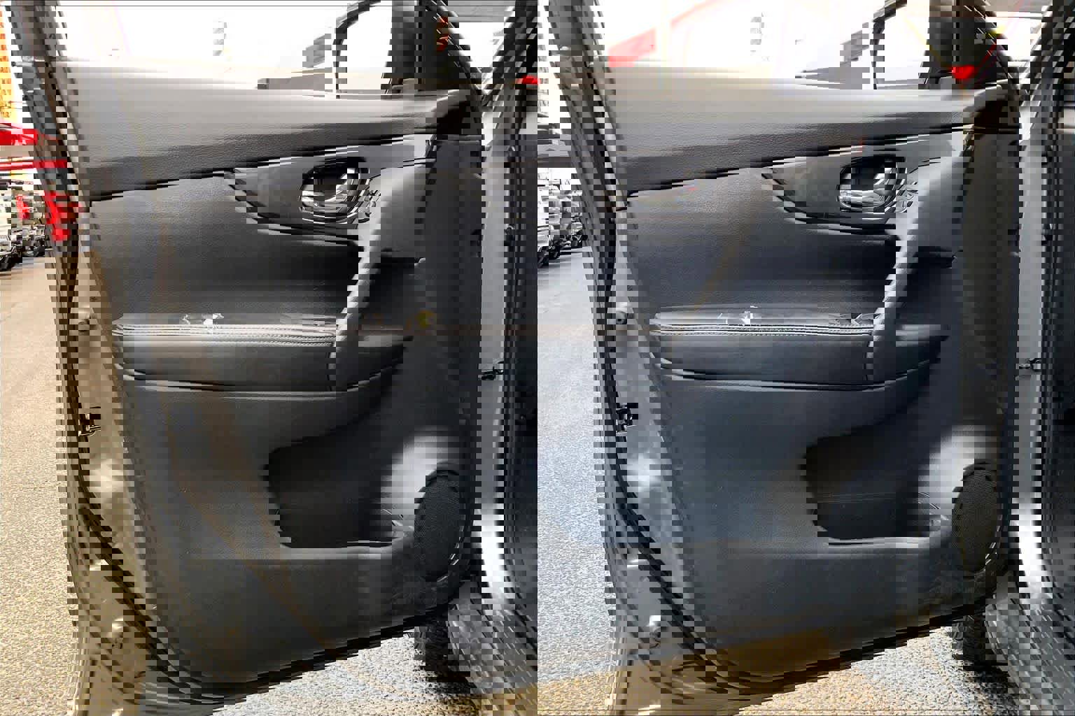 Used 2020 Nissan Rogue S w/ Special Edition Package FWD image 22