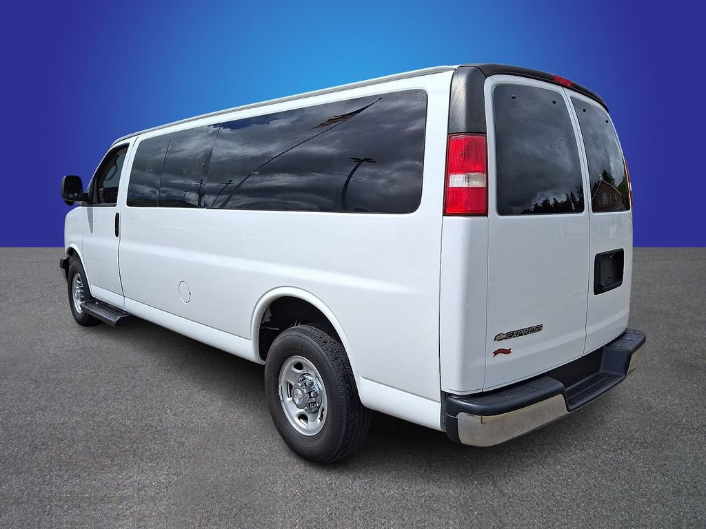 Used 2019 Chevrolet Express 3500 LT w/ LT Preferred Equipment Group RWD image 6