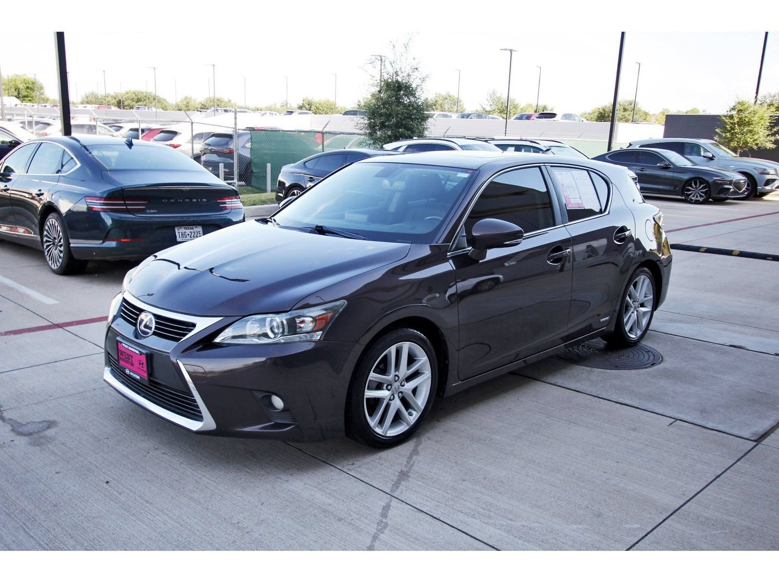 Used 2016 Lexus CT 200h w/ Navigation Package FWD image 3