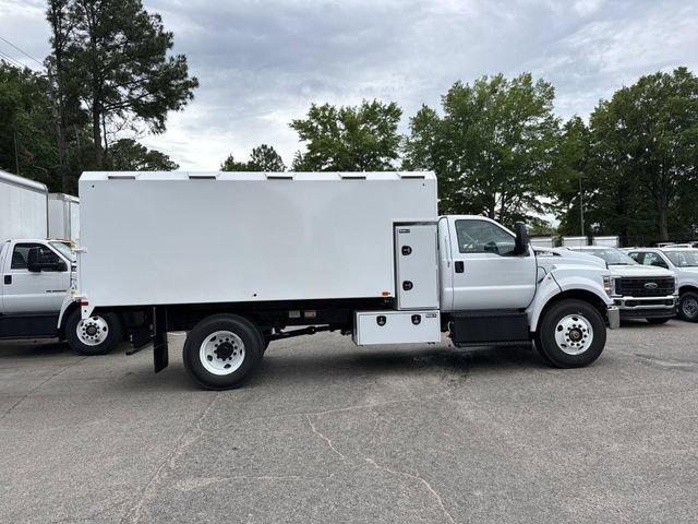 New 2027 Ford F750 2WD Regular Cab Super Duty image 9