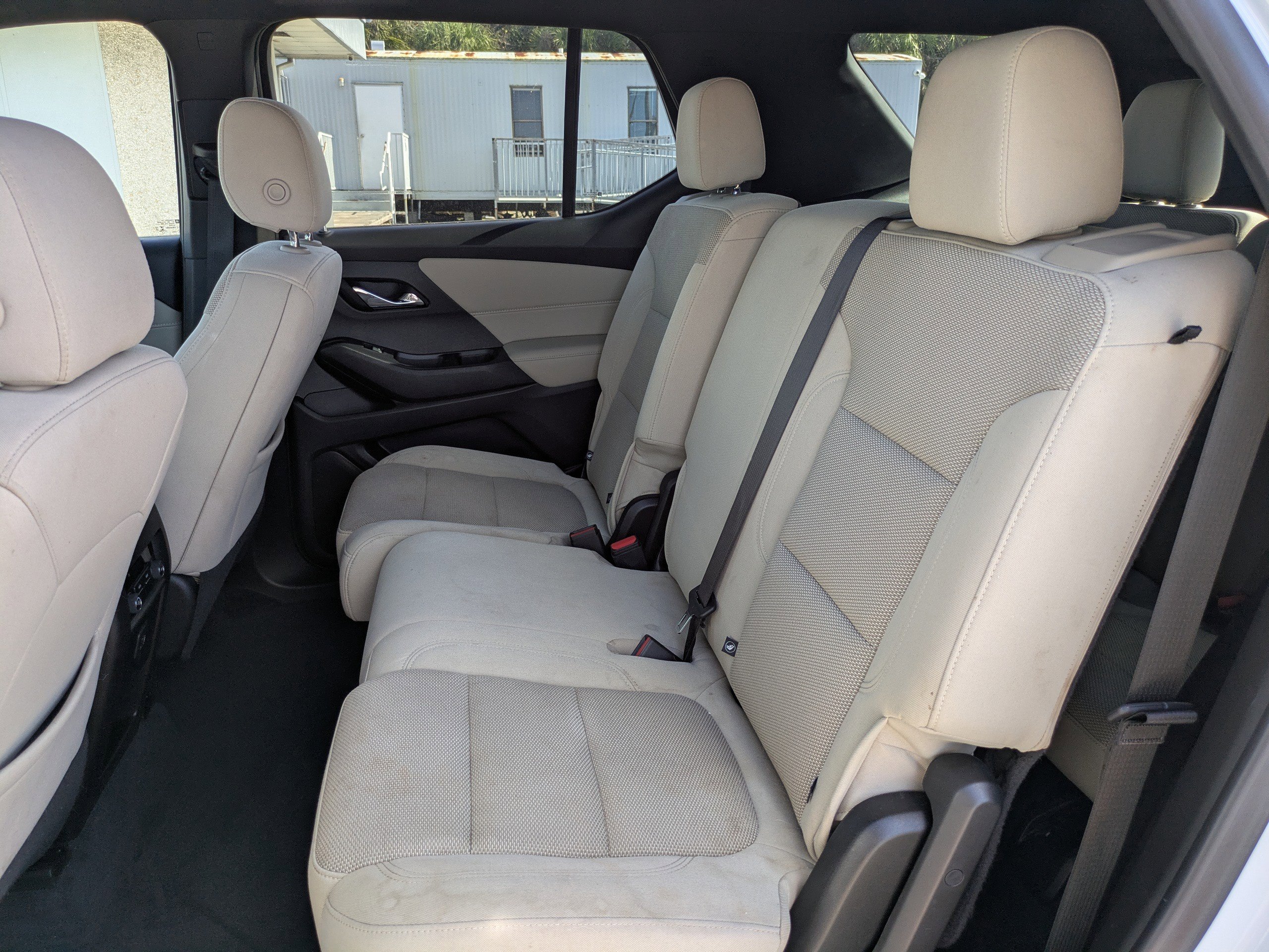 Used 2022 Chevrolet Traverse LS FWD image 15