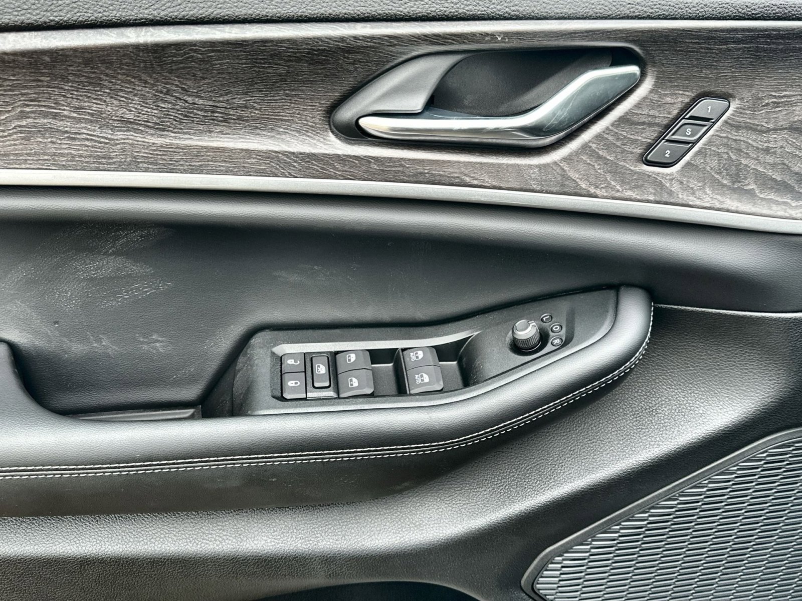 New 2025 Jeep Grand Cherokee Limited w/ Luxury Tech Group II image 15