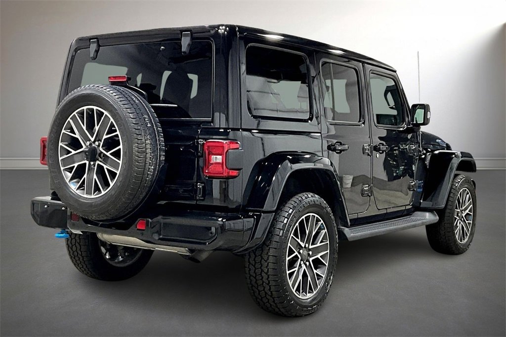 Used 2022 Jeep Wrangler Unlimited Sahara image 5