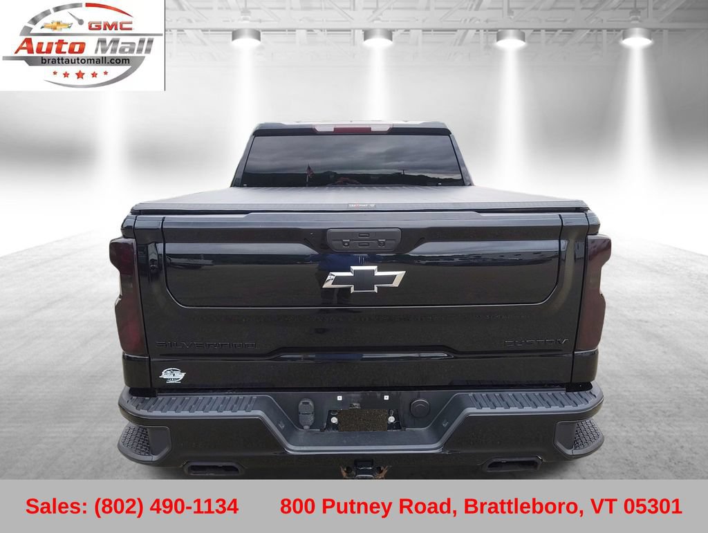 Used 2021 Chevrolet Silverado 1500 Custom Trail Boss w/ Midnight Edition AWD/4WD image 5