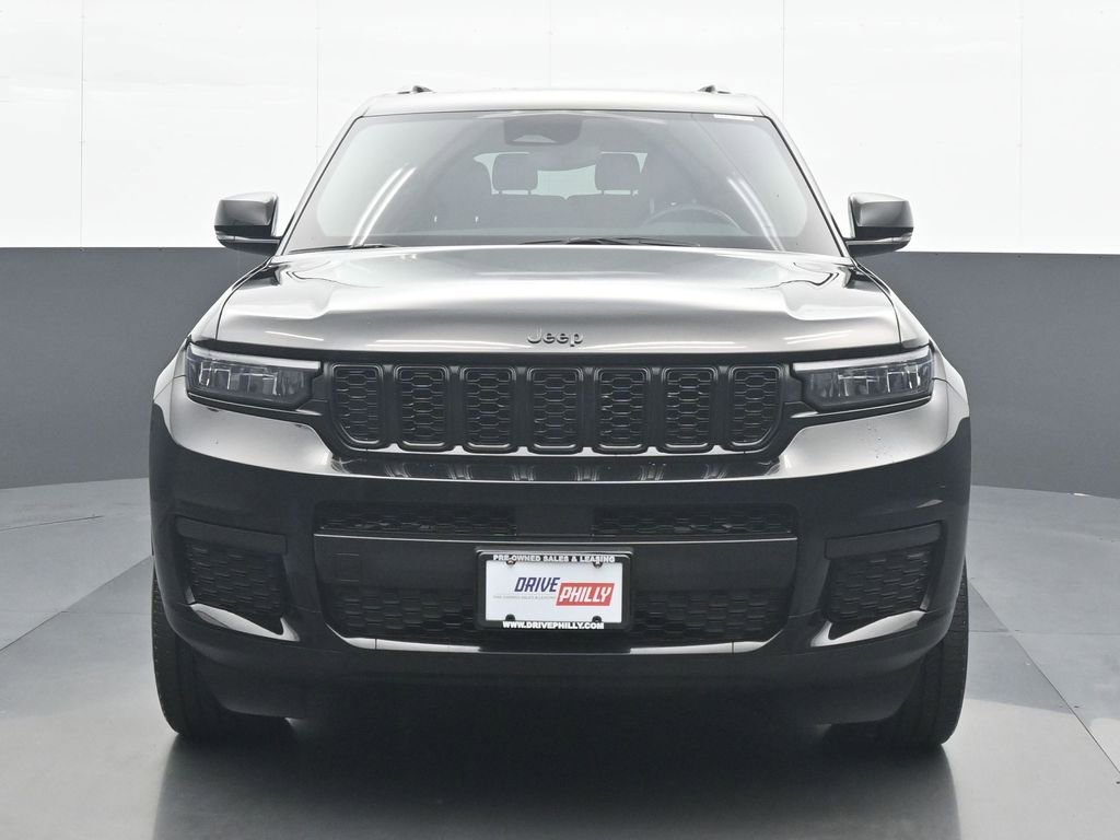 Used 2022 Jeep Grand Cherokee L Laredo image 1