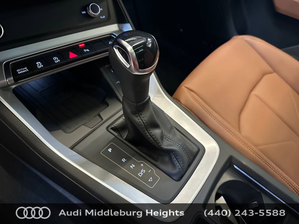 Used 2025 Audi Q3 2.0T Premium w/ Convenience Plus Package image 27