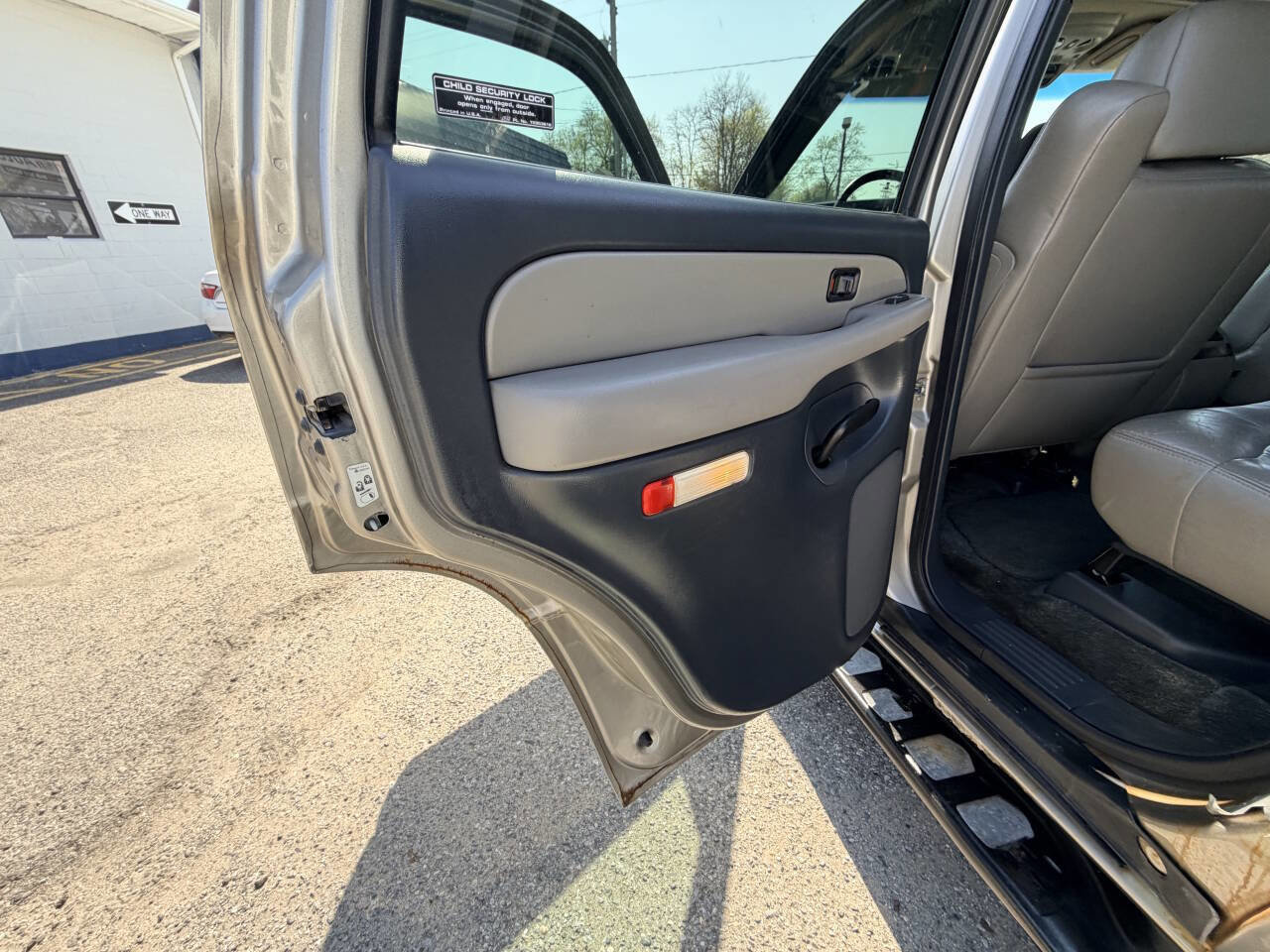 Used 2002 Chevrolet Tahoe LT AWD/4WD image 35