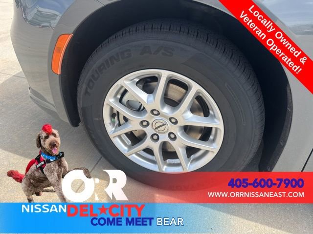 Used 2023 Chrysler Pacifica Touring-L image 9