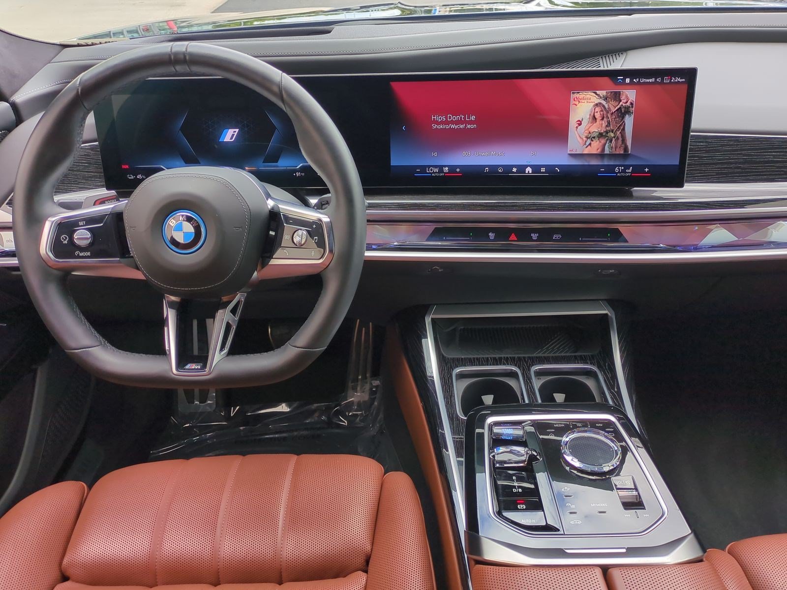 Used 2024 BMW i7 xDrive60 w/ Executive Package AWD/4WD image 30