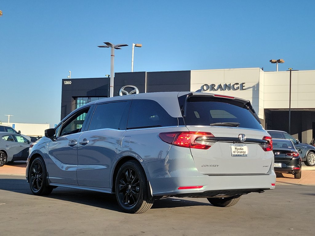 Used 2024 Honda Odyssey Sport image 2