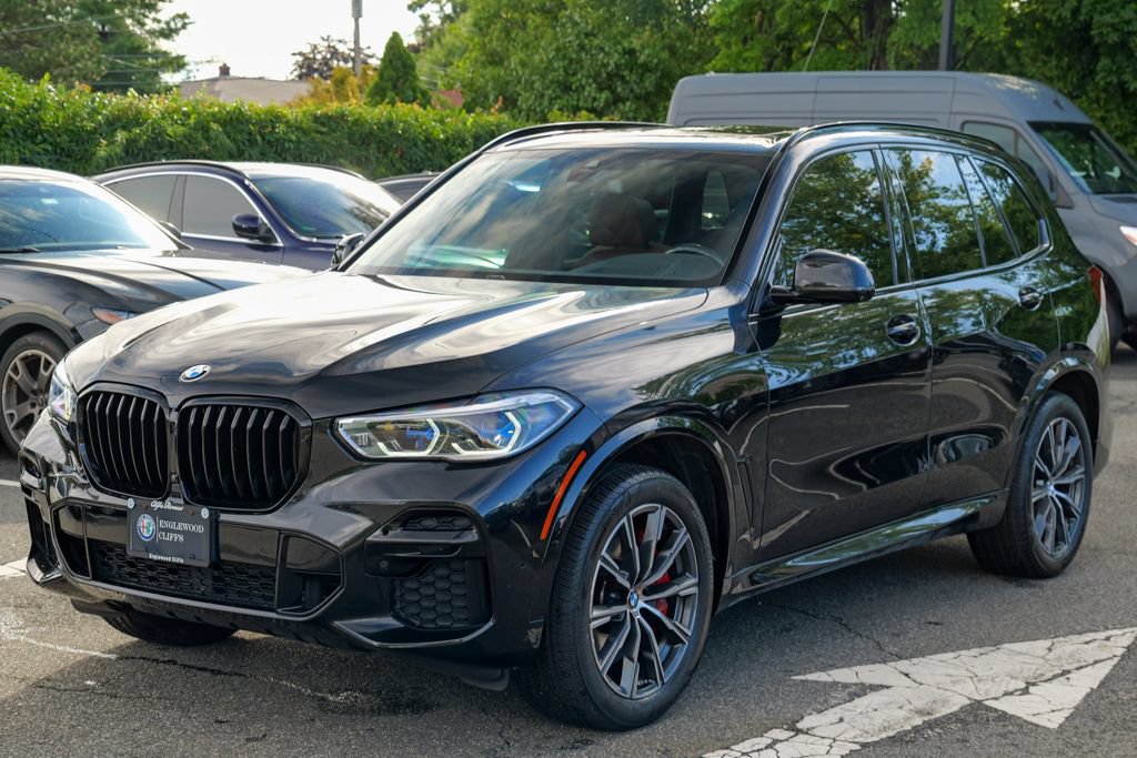 Used 2023 BMW X5 M50i w/ Executive Package AWD/4WD image 3
