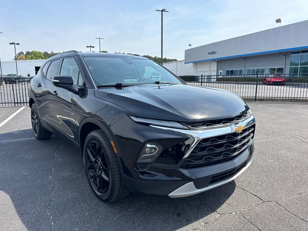 Used 2024 Chevrolet Blazer LT w/ Sound & Technology Package image 4