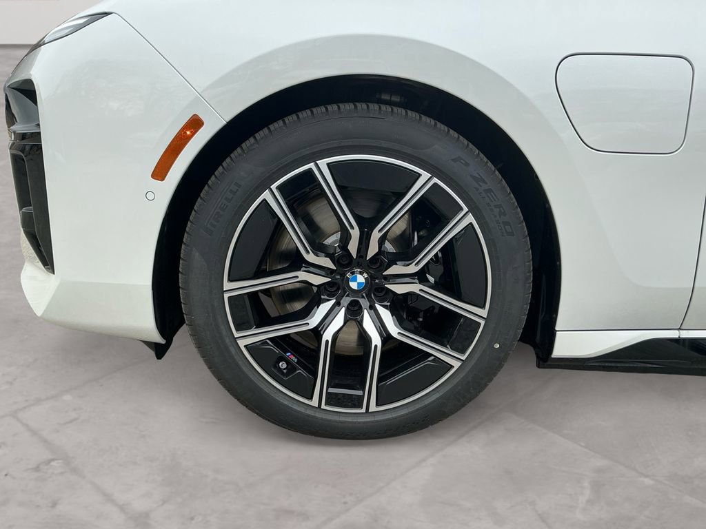 New 2026 BMW 750e xDrive image 14